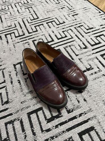 лоферы кожа: Лоферы женские, двухфактурные, в хорошем состоянии. - Материал