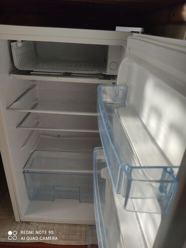 Холодильники: Холодильники