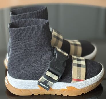 красофкалар мужской: Burberry, Размер: 34, цвет - Черный, Б/у