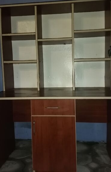 azerbaycan xerite: Kitab rəfi Hündürlüyü 170sm Uzunluğu 120sm Eni 60 sm. Qiyməti 35.REAL