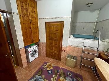 Продажа коттеджей и домов: Продаётся просторный дом 650 м² в Октябрьском районе! Строился для — 23