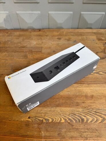 хаб: Док-станция Microsoft Surface Dock (модель 1661) черного цвета