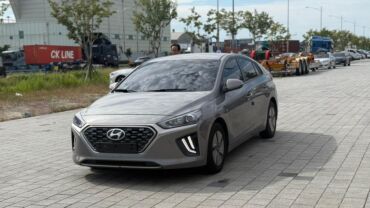 Hyundai: Hyundai Ioniq: 2019 г., 1.6 л, Автомат, Гибрид, Седан — 2