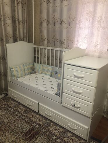 продаю детскую кровать: Односпальная кровать, Для мальчика, Б/у