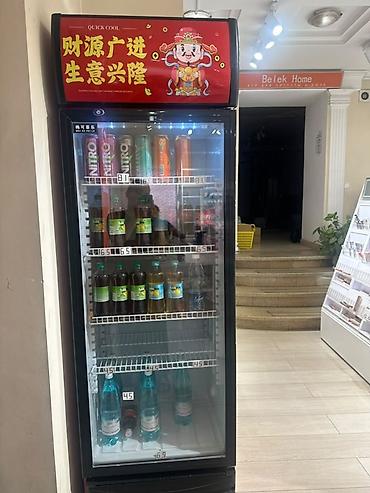 mini refrigerator: Холодильный шкаф-витрина QUICK COOL (однодверный, с остеклением) - — 1