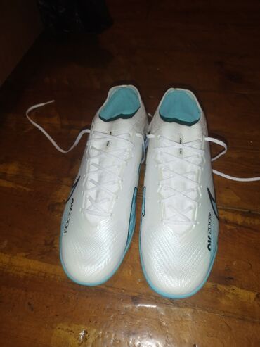 футбольный бутс: Представляем футбольные бутсы Nike Zoom Mercurial белого цвета с
