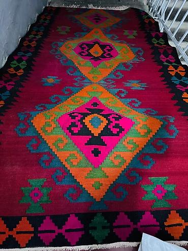 antik samdan: Rəngarəng əl toxuması kilim xalça - Üslub: ənənəvi kilim naxışları — 1
