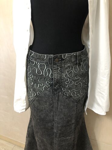 Повседневные платья: Юбки блузки кофточки куртки штаны кардиганы пиджаки . Размеры — 6