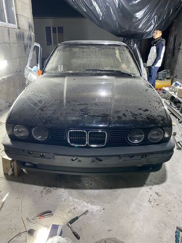 BMW: BMW 520: 1990 г., 2 л, Механика, Бензин — 1