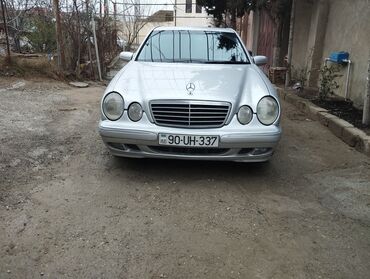 cip masini: Mercedes-Benz E 320: 3.2 l | 2001 il Sedan