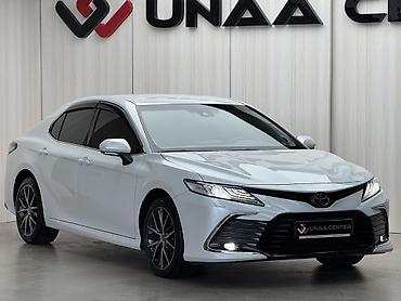 Toyota Camry: 2024 г., 2.5 л, Бензин, Седан