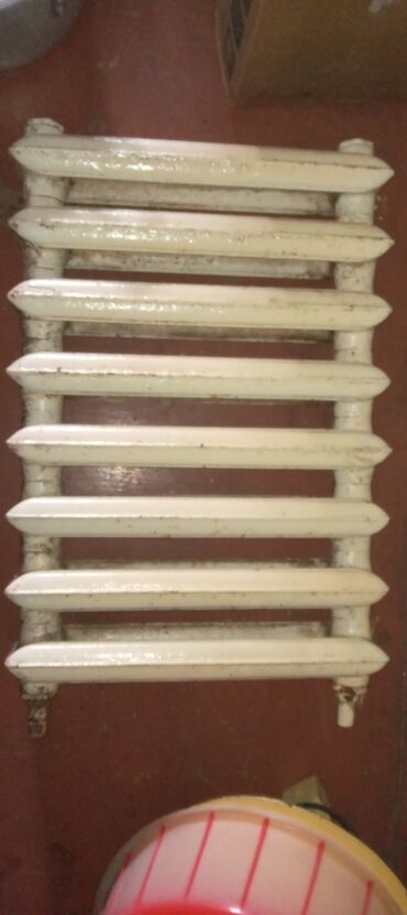 Radiatorlar: İşlənmiş Seksiyalı Radiator Çuqun, Pulsuz çatdırılma