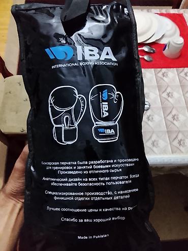 boks lapası: IBA (International Boxing Association) boks əlcəkləri seti - Brend — 2