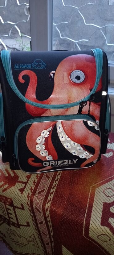 Rukzaklar: Детский школьный рюкзак Grizzly Покупала в России, носили в первый