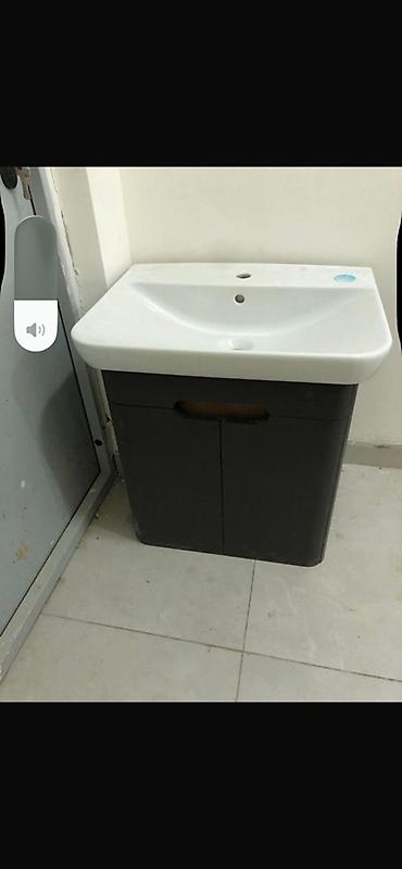Hamam üçün lavabo və alt dolab dəsti - Üst hissə: seramik, oval