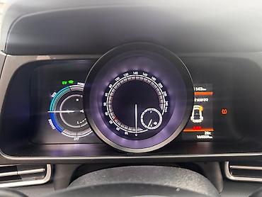 elantra 2023: Hyundai Elantra: 2022 г., 1.6 л, Гибрид, Седан — 8