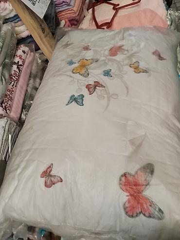 bed sheets: Подушка декоративно-спальная с принтом «Бабочки». - Размер — 2