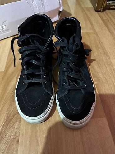 giyim: Original Qara Vans ayaqqabısı - Model: Hi-top (boğazı yüksək) - Rəng — 1