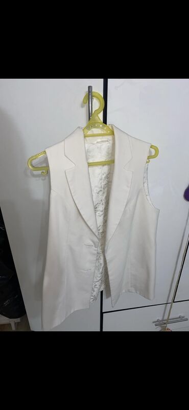 пиджак белый: Пиджак, Классическая модель, S (EU 36), M (EU 38)