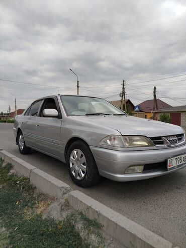 машина на час: Toyota Carina: 1998 г., 1.5 л, Автоматтык, Бензин, Седан