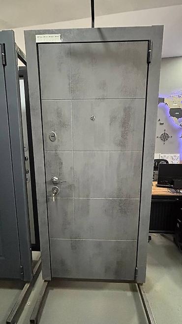 Межкомнатные двери: Входная дверь с декоративной панелью внутри и снаружи — это — 4