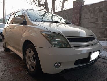 Toyota: Toyota ist: 2003 г., 1.5 л, Автомат, Бензин, Седан