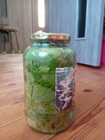 Turşular: Bankada konservləşdirilmiş üzüm yarpaqları. Dolma hazırlamaq üçün lalafo.az -da Turşular: Bankada konservləşdirilmiş üzüm yarpaqları. Dolma hazırlamaq üçün