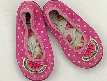 Slippers: Slippers 22, Used