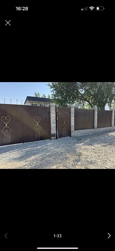 Продажа коттеджей и домов: Продаётся двухэтажный частный дом с большим закрытым двором. Основные — 1