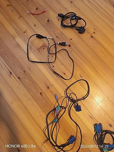 komputer kabel: Kompüter kabelləri və aksesuarları dəsti Dəst daxilində: - 3 ədəd — 2