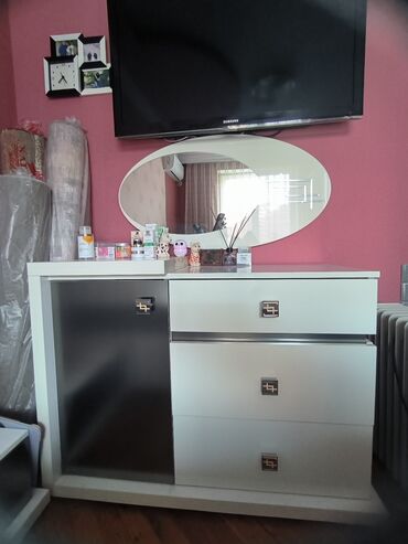 Qonaq otağı dəstləri: TV altlığı — 9