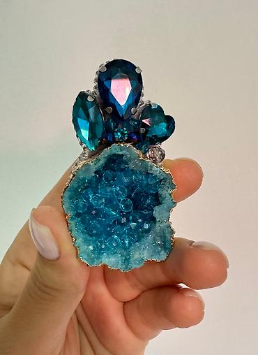 Другие ювелирные изделия: Набор из натурального камня бирюза со своровскими камнями. А также — 4