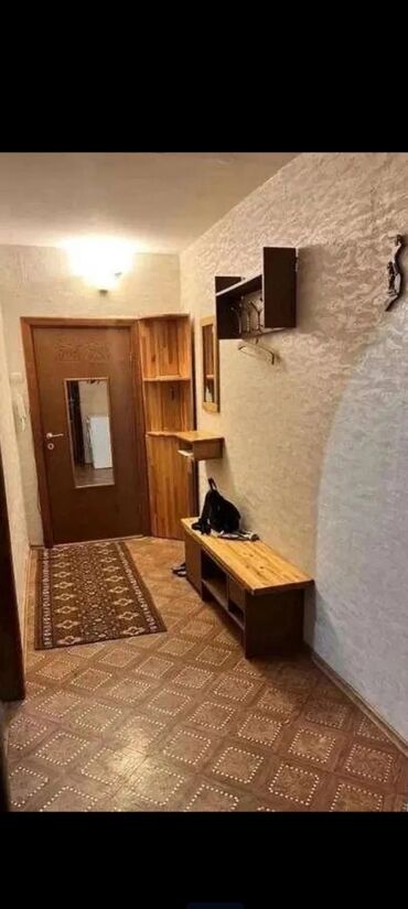 однокомнатная квартира восток 5: 1 бөлмө, Риелтор, Чогуу жашоосу жок, Толугу менен эмереги бар