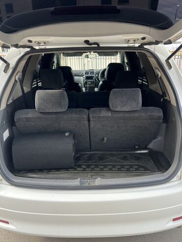 Toyota: Toyota Ipsum: 2002 г., 2.4 л, Автомат, Бензин, Минивэн — 9