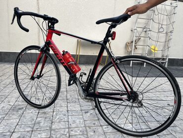 дом на калесах: Шоссейный велосипед, Giant, Рама L (172 - 185 см)