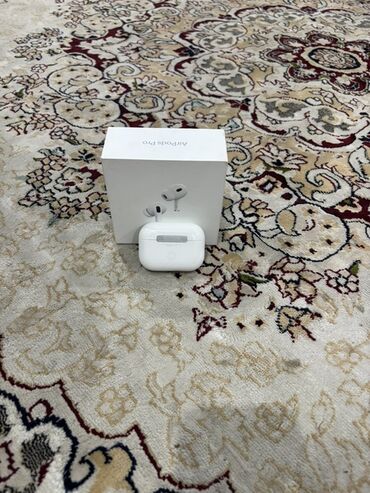 чехол для аирподс про: Apple AirPods Pro (2‑го поколения) с зарядным кейсом MagSafe (USB‑C)