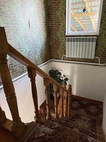 Продажа коттеджей и домов: Продается дом в центре г. Каракол, в «золотом квадрате», по ул — 10