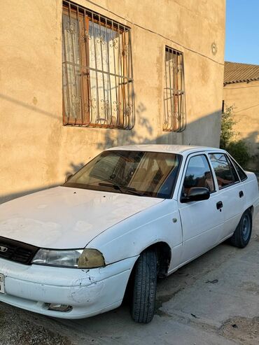 Daewoo: Daewoo Nexia, ağ rəngli sedan. Xarici:heç bir prablemi yoxdur real — 3