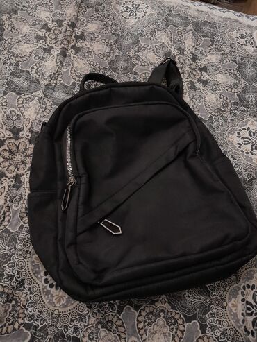 рюкзак черный: Рюкзак 
б/у 
качество хорошая 
самовывоз