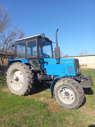 traktor belarus 89: Traktor Yeni