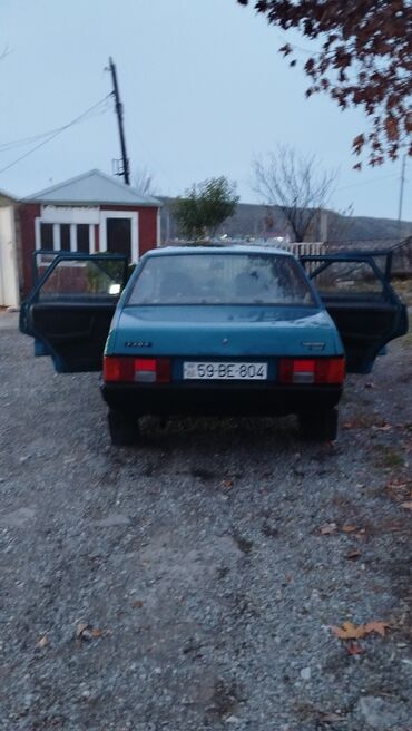 VAZ (LADA): Model: LADA Samara (sedan) Rəng: yaşıl-mavi Dövlət nömrə nişanı — 3