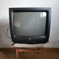 телефон бушный: Продам цветной телевизор марки LG в рабочем состоянии! Можете писать