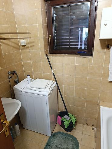 Kuće za izdavanje: Jednosoban apartman/kućica sa dvorištem i terasom u zelenom okruženju — 8