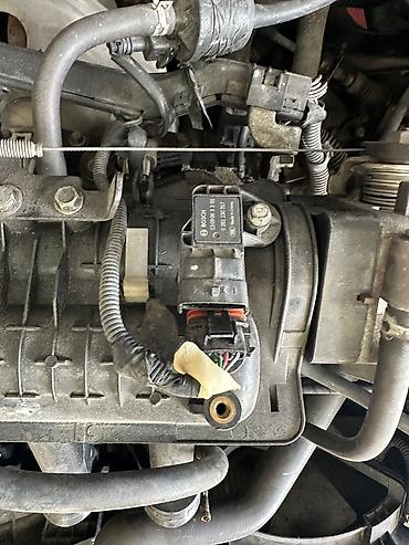 Digər avtomobil ehtiyat hissələri: Nissan Teana J31 üçün orjinal ehtiyat hissələri var — 4