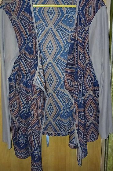 Donji deo: Ženske trenerke i haljina – set različitih komada 1) Crne sportske — 6