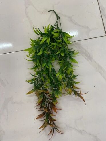 Süni güllər: Süni yaşıl bitki bəzəkləri – interyer və tədbirlər üçün dekorativ — 17