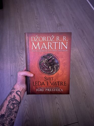knjiga za engleski jezik za prvi razred srednje skole: Svet leda i vatre - Dzordz RR Martin
