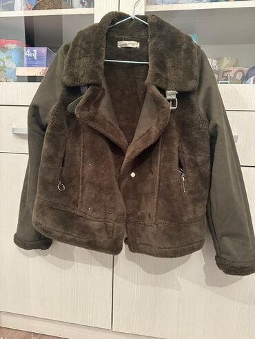 Другая женская одежда: Пальто до колен размер 44-46 цена 950 😱😍 состояние отличное ✅ Дублёнка