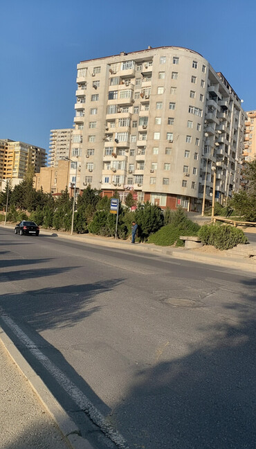 Köhnə tikili: Bakı, 8-ci kilometr, 2 otaqlı, Köhnə tikili, m. Xalqlar Dostluğu, 67 kv. m — 1