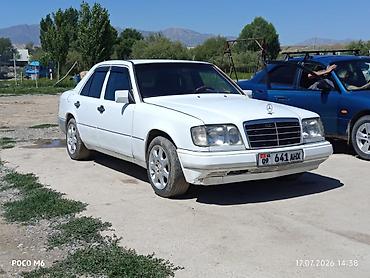 мата секыл: Mercedes-Benz W124: 1993 г., Кол менен иштөөчү, Седан — 2
